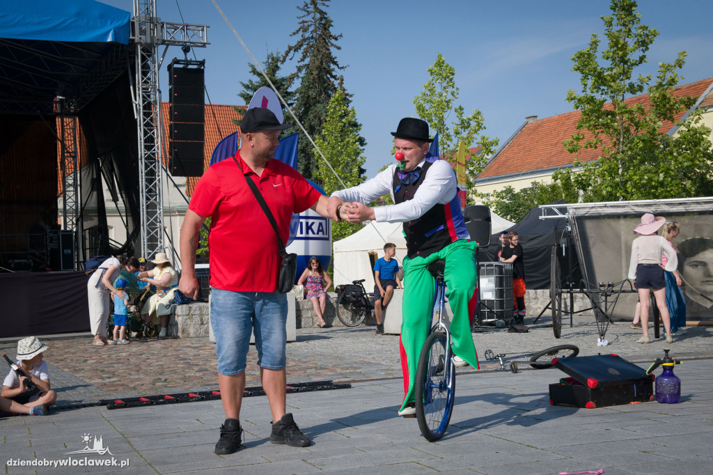 Teatry uliczne na Starym Rynku