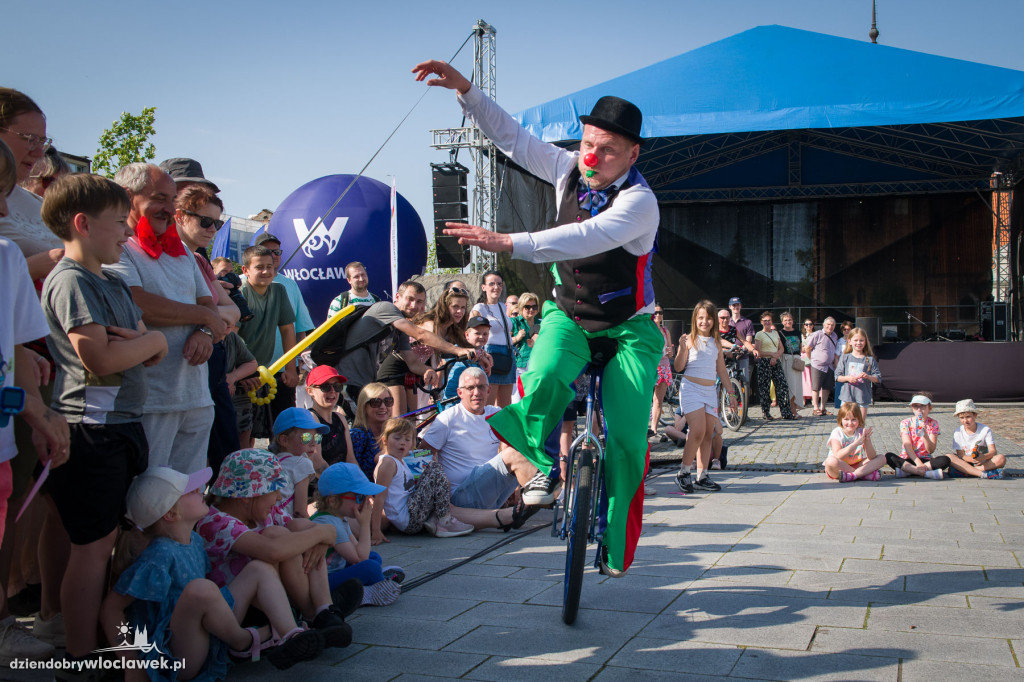 Teatry uliczne na Starym Rynku