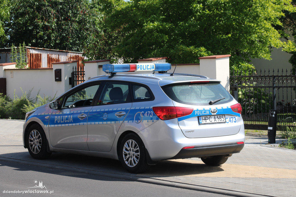 Zderzenie trzech samochodów osobowych