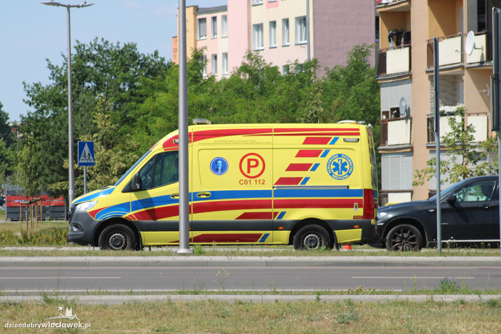 Audi uderzyło w motocykl na rondzie