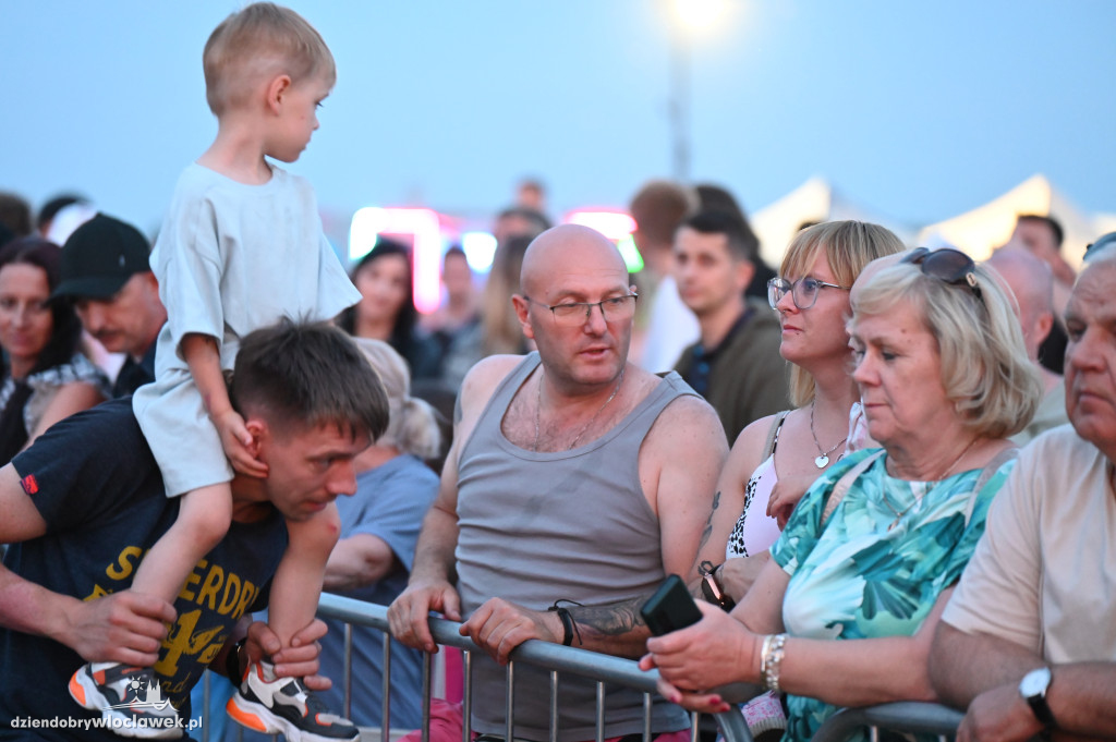 Święto Powiatu - dzień II - tłumy na koncertach