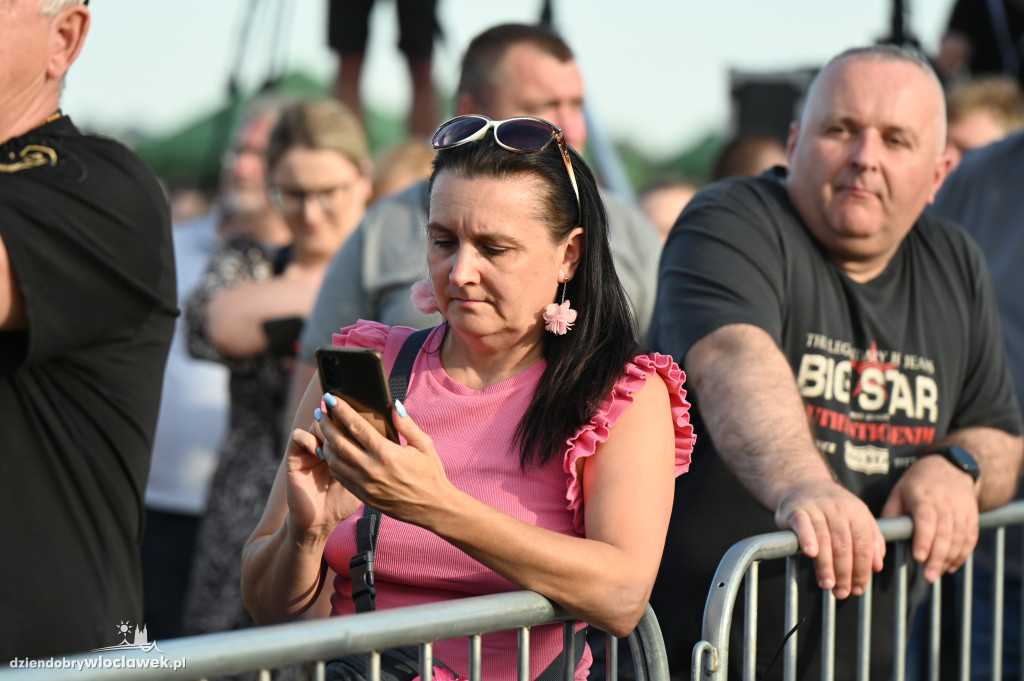 Święto Powiatu - dzień II - tłumy na koncertach