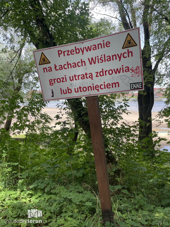 Na Wiśle coraz większe łachy