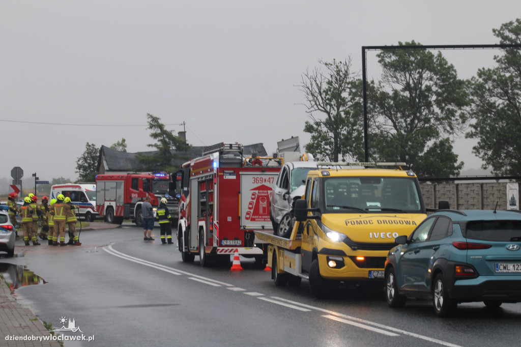 Wypadek w Pikutkowie. 4 osoby w szpitalu