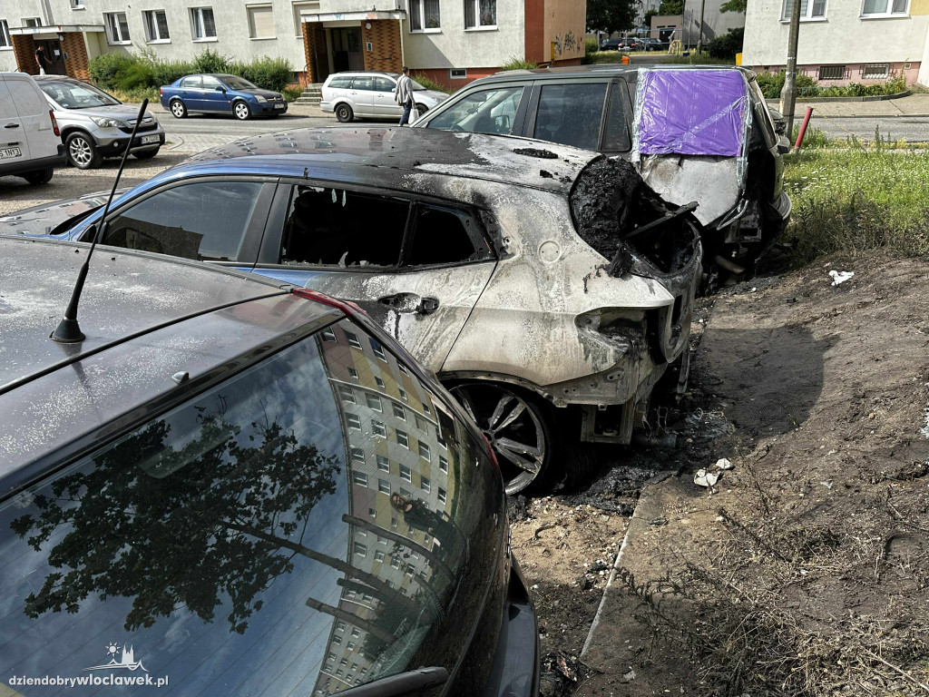 Pożar samochodu na ulicy Arentowicza