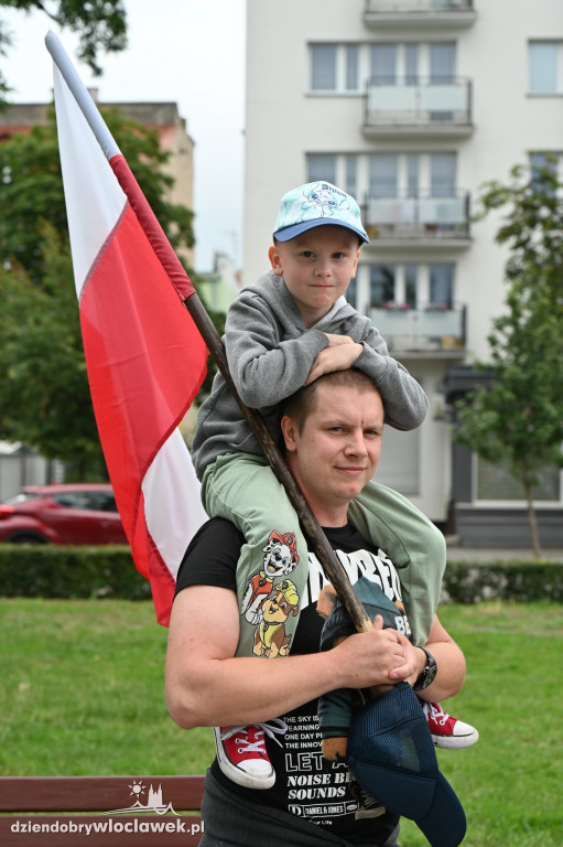 Pikieta pod Urzędem Miasta: STOP IMIGRANTOM