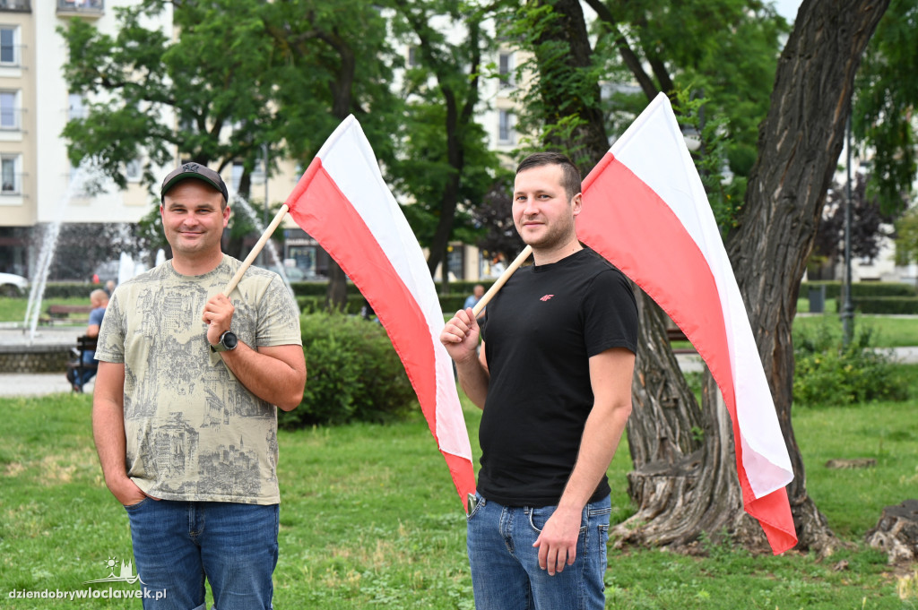 Pikieta pod Urzędem Miasta: STOP IMIGRANTOM