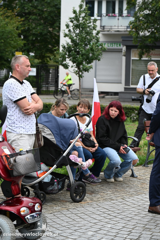 Pikieta pod Urzędem Miasta: STOP IMIGRANTOM