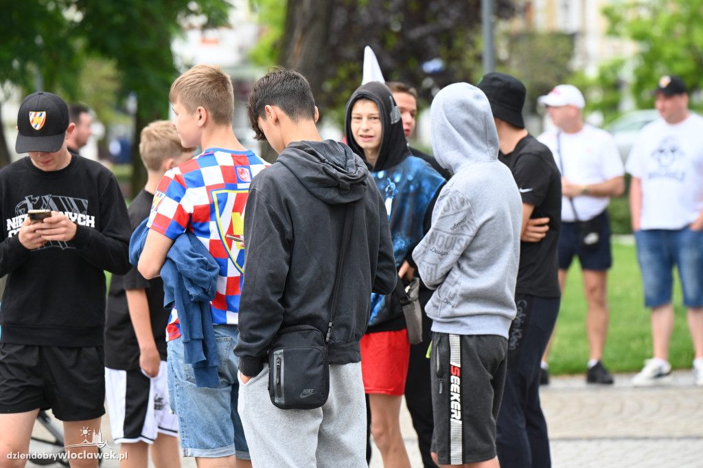 Pikieta pod Urzędem Miasta: STOP IMIGRANTOM