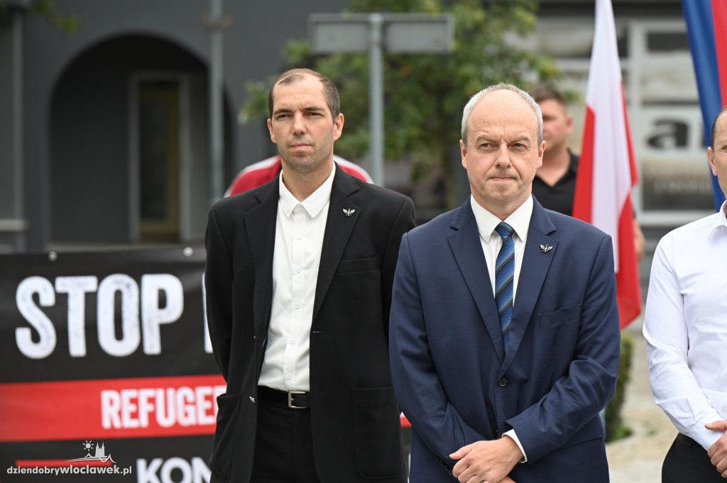 Pikieta pod Urzędem Miasta: STOP IMIGRANTOM