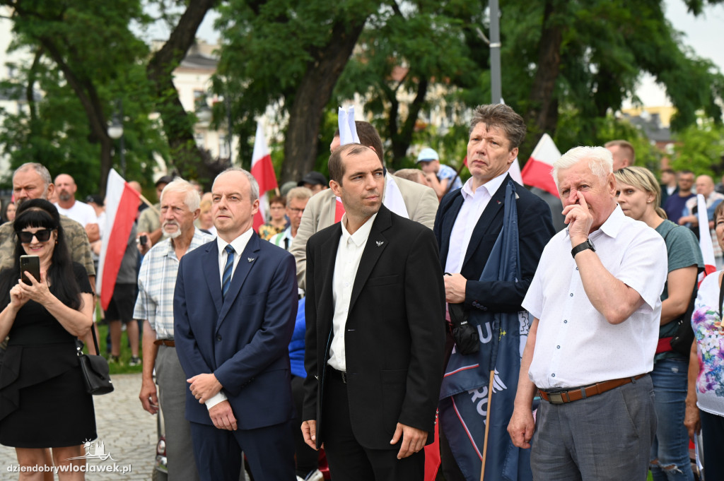 Pikieta pod Urzędem Miasta: STOP IMIGRANTOM