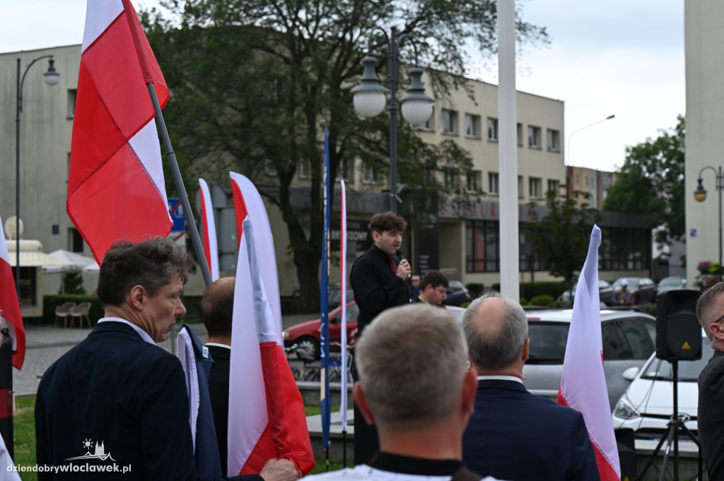 Pikieta pod Urzędem Miasta: STOP IMIGRANTOM