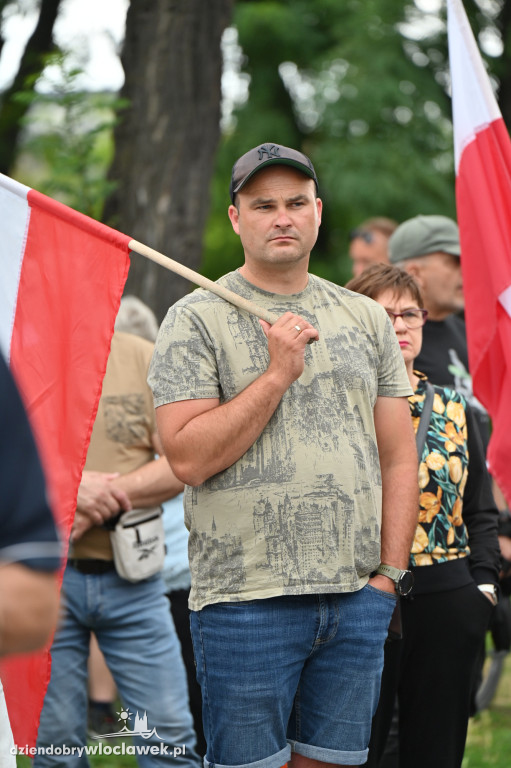 Pikieta pod Urzędem Miasta: STOP IMIGRANTOM