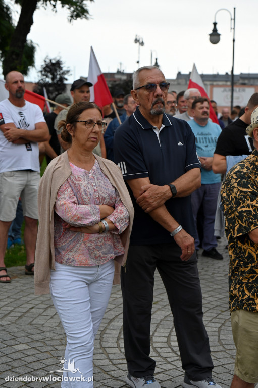 Pikieta pod Urzędem Miasta: STOP IMIGRANTOM