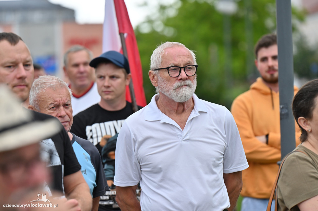 Pikieta pod Urzędem Miasta: STOP IMIGRANTOM