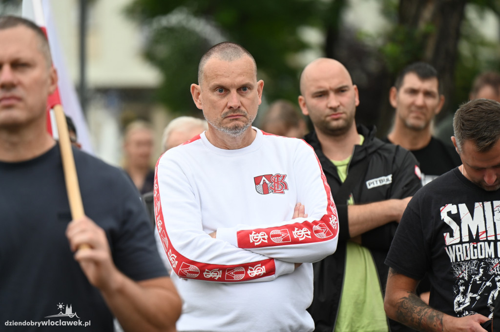 Pikieta pod Urzędem Miasta: STOP IMIGRANTOM