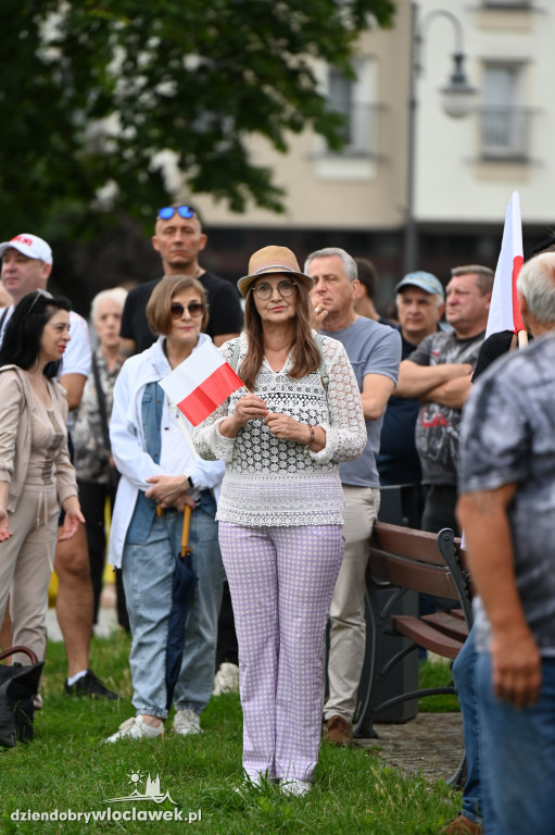 Pikieta pod Urzędem Miasta: STOP IMIGRANTOM