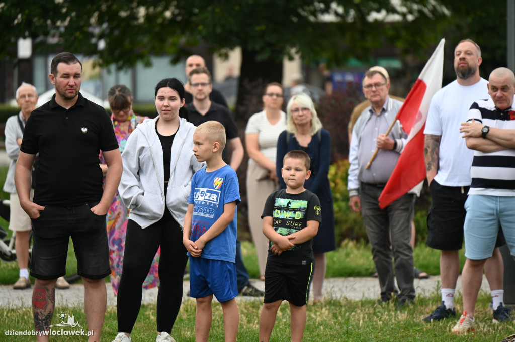 Pikieta pod Urzędem Miasta: STOP IMIGRANTOM