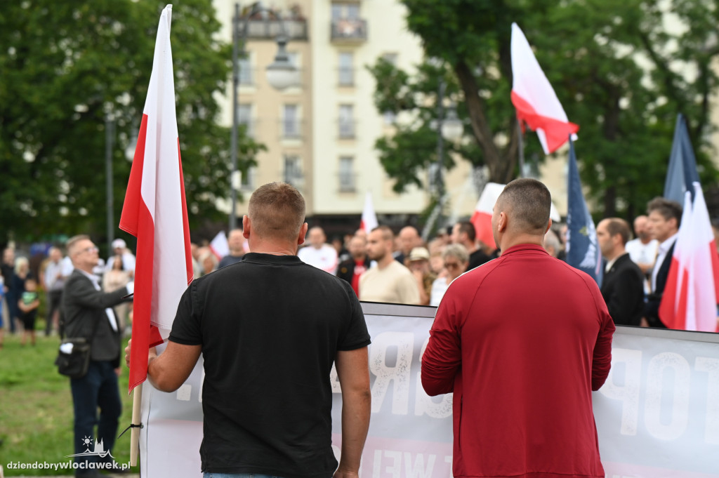 Pikieta pod Urzędem Miasta: STOP IMIGRANTOM