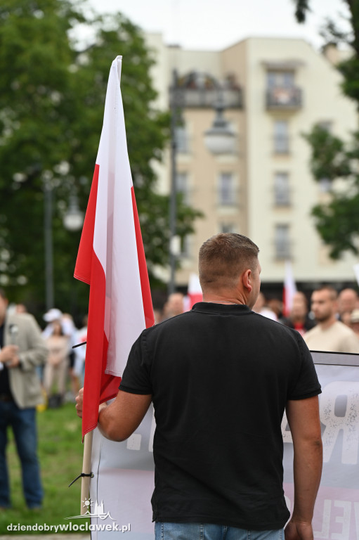 Pikieta pod Urzędem Miasta: STOP IMIGRANTOM
