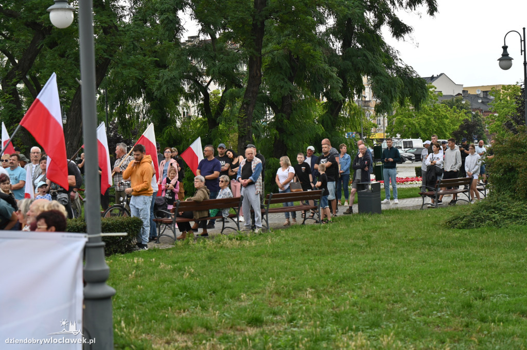 Pikieta pod Urzędem Miasta: STOP IMIGRANTOM