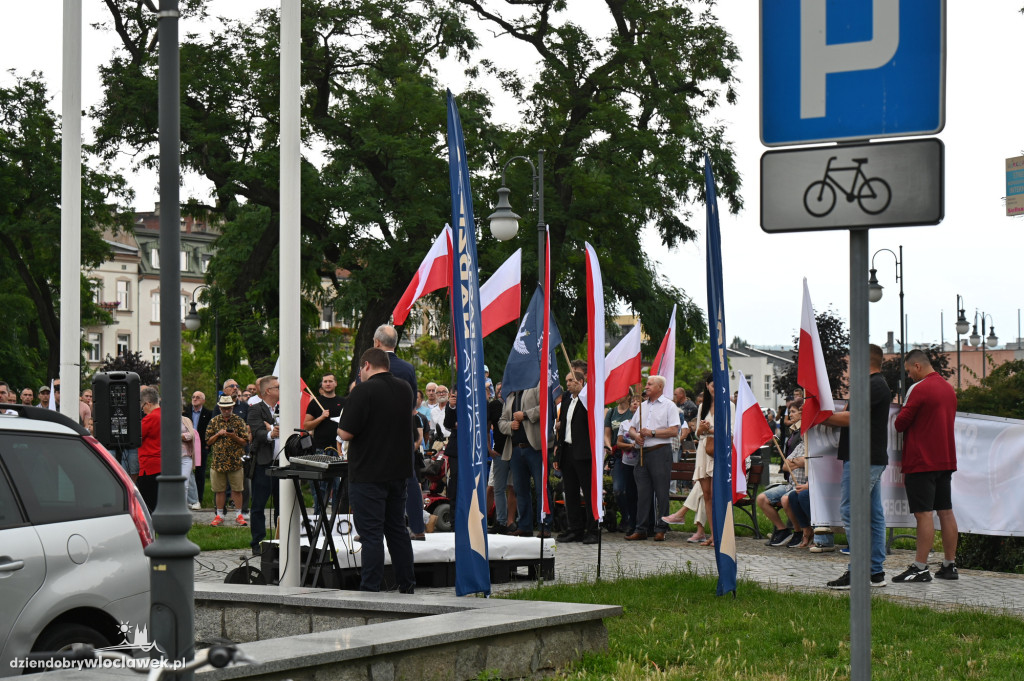 Pikieta pod Urzędem Miasta: STOP IMIGRANTOM