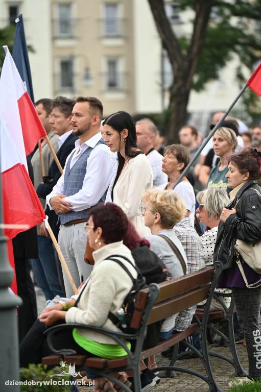Pikieta pod Urzędem Miasta: STOP IMIGRANTOM