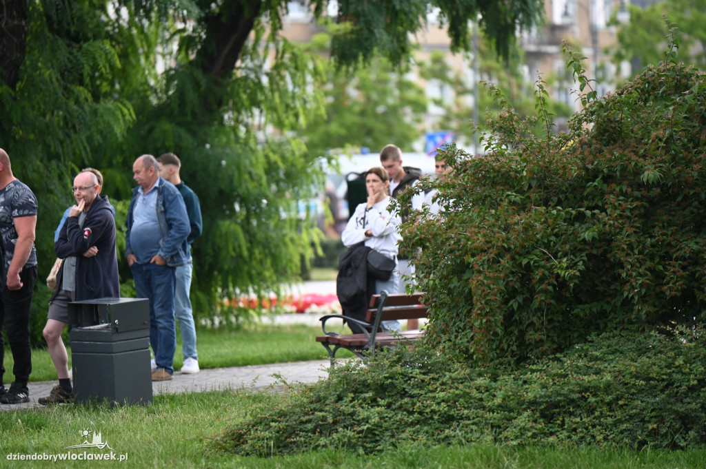Pikieta pod Urzędem Miasta: STOP IMIGRANTOM