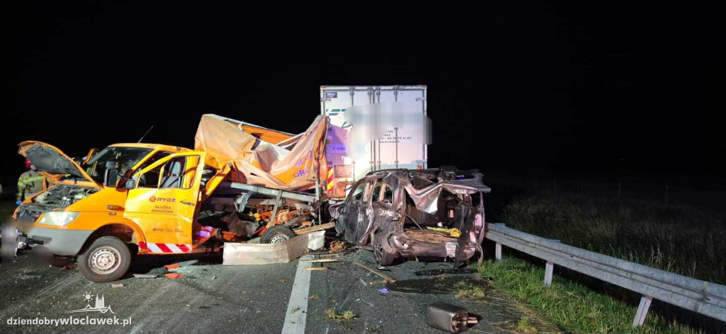 Zderzenie trzech pojazdów na A1