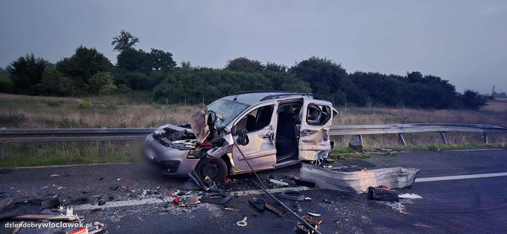 Zderzenie trzech pojazdów na A1