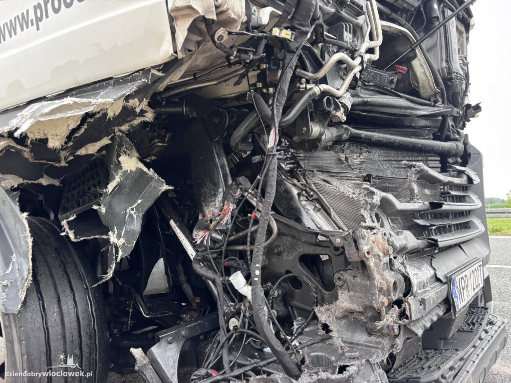 Zderzenie trzech pojazdów na A1