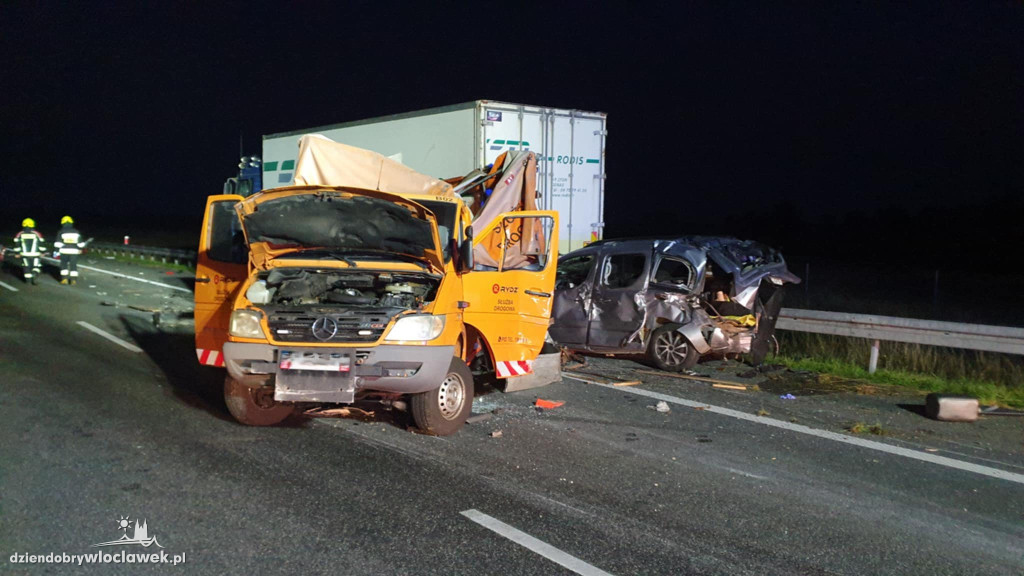 Zderzenie trzech pojazdów na A1