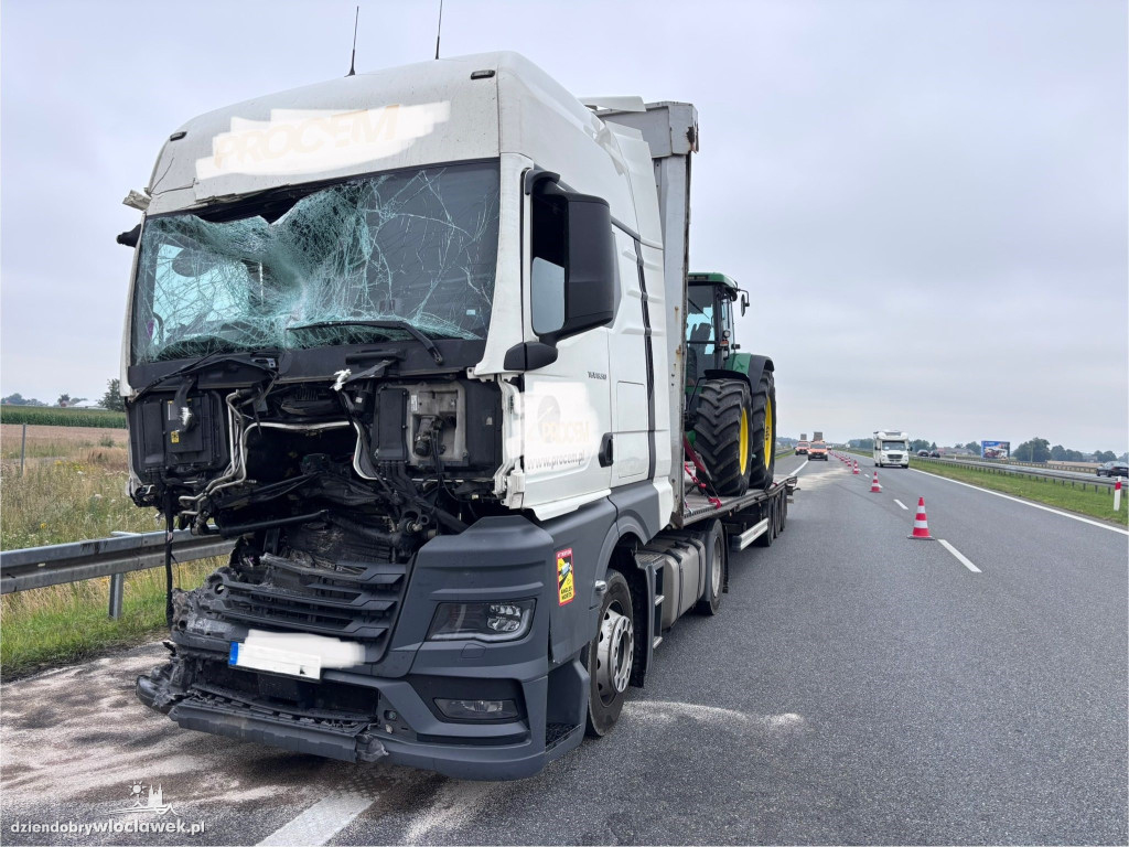 Zderzenie trzech pojazdów na A1