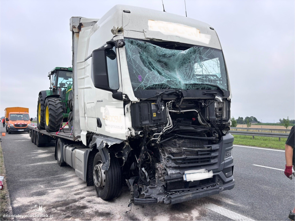 Zderzenie trzech pojazdów na A1