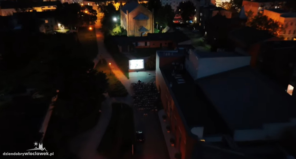 Kulturalnie pod chmurką – \