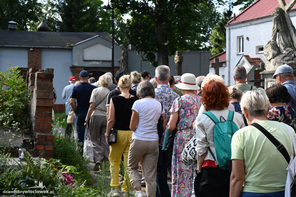 Spacer z przewodnikiem: „Nekropolia z Cerkwią”