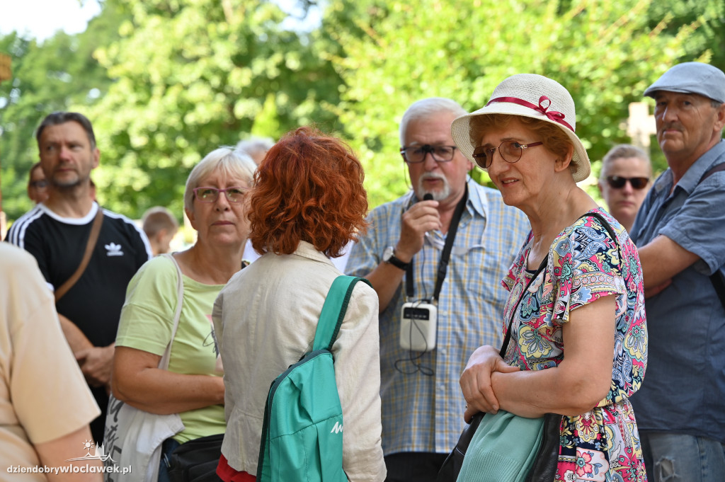 Spacer z przewodnikiem: „Nekropolia z Cerkwią”