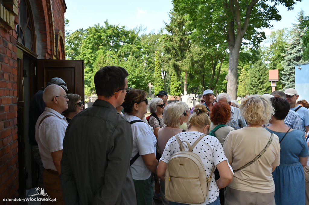 Spacer z przewodnikiem: „Nekropolia z Cerkwią”