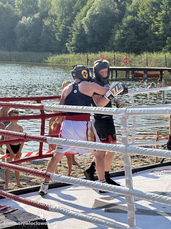 Holiday Boxing Show nad Jeziorem Czarnym
