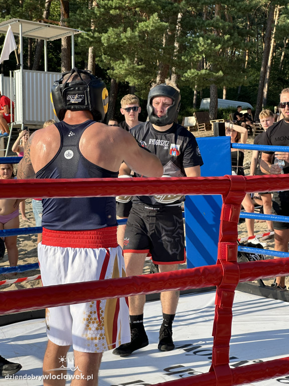 Holiday Boxing Show nad Jeziorem Czarnym