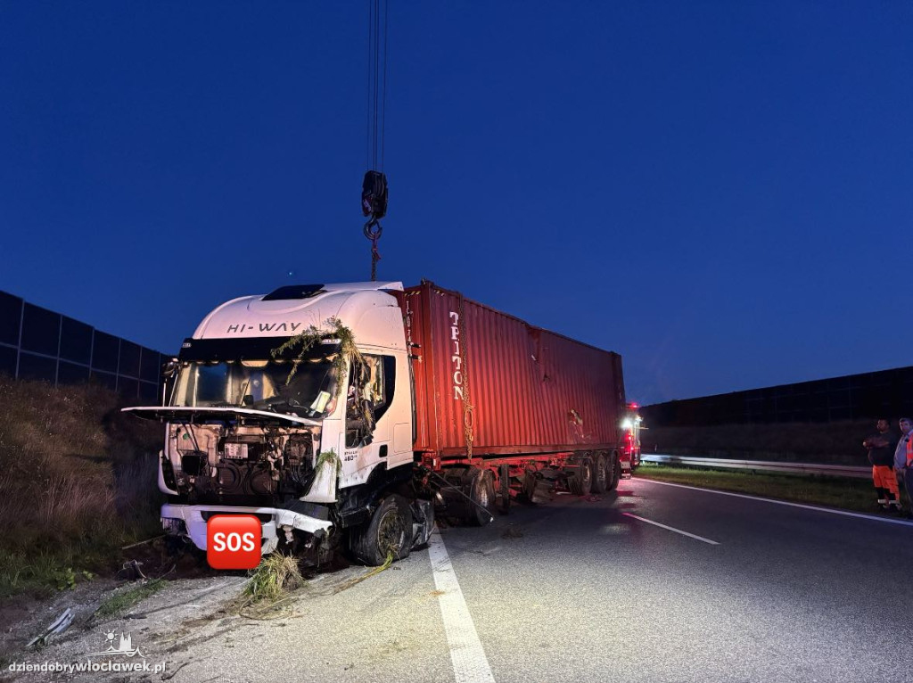 Przewrócona ciężarówka sparaliżowała A1