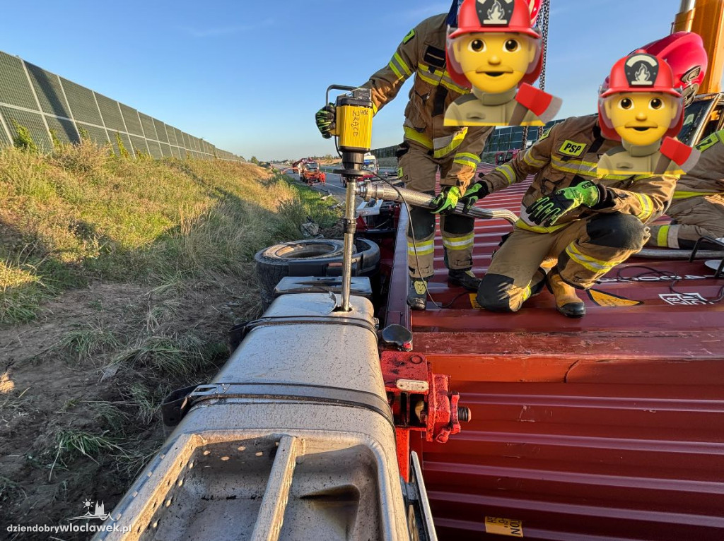 Przewrócona ciężarówka sparaliżowała A1