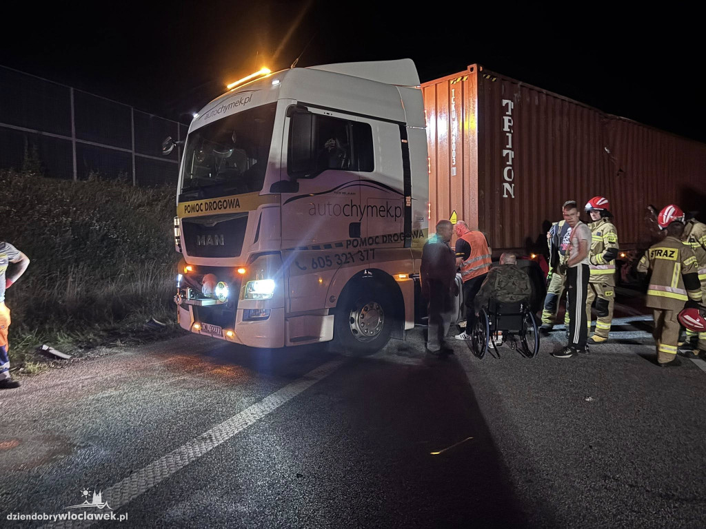 Przewrócona ciężarówka sparaliżowała A1