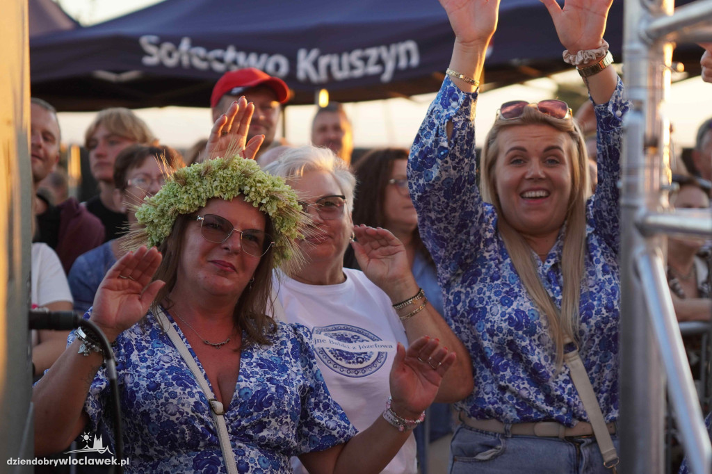 Kruszyn świętuje z muzyką - Stachursky na scenie!
