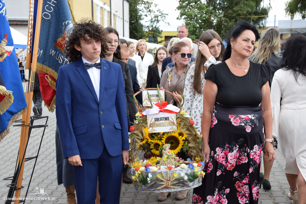 Korowód Dożynkowy w Lubaniu