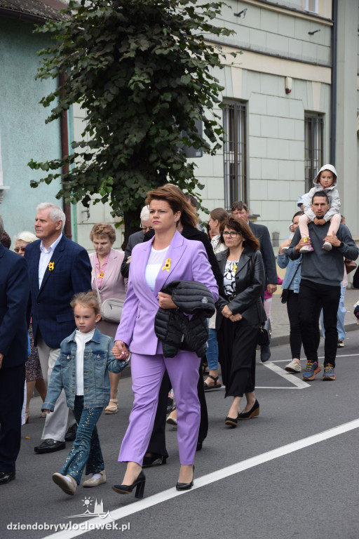 Dożynki w Brześciu Kujawskim - korowód i część obrzędowa