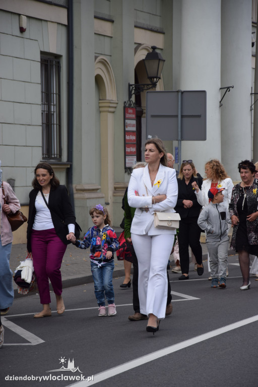 Dożynki w Brześciu Kujawskim - korowód i część obrzędowa