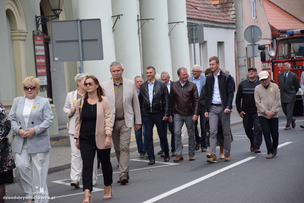 Dożynki w Brześciu Kujawskim - korowód i część obrzędowa