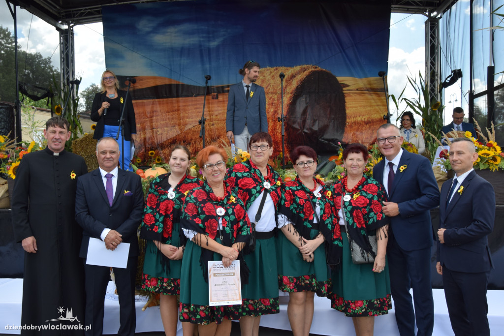 Dożynki w Brześciu Kujawskim - korowód i część obrzędowa
