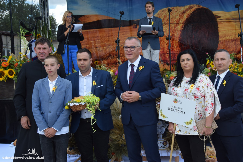 Dożynki w Brześciu Kujawskim - korowód i część obrzędowa
